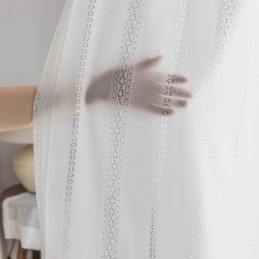 Klasická Geometrická Okenní Zástěna S Bílou Výšivkou Z Organzy Do Obývacího Pokoje, Závěs Na Míru